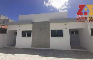 Imagem: A casa possui 2 Dormitórios, 1 Banheiro, 1 Vaga na garagem