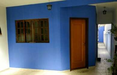 Imagem: A casa possui 3 Dormitórios, 1 Banheiro e está localizado