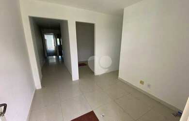 Imagem: O depósito possui 1 Vaga na garagem, 84m² de Área e está