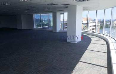 Imagem: O depósito possui 5 Vagas na garagem, 339m² de Área e está