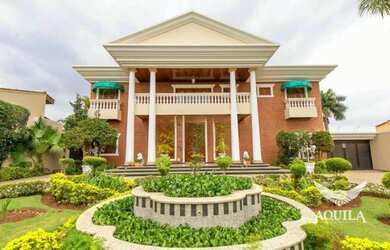 Imagem: A casa em condomínio possui 5 Dormitórios, 5 Banheiros, 5