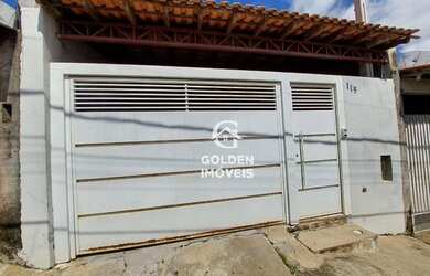 Imagem: A casa possui 4 Dormitórios, 2 Banheiros, 2 Vagas na garagem