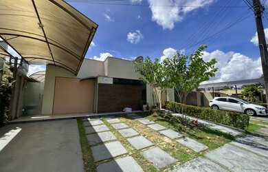 Imagem: A casa em condomínio possui 4 Dormitórios, 3 Banheiros, 2