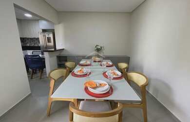 Imagem: A casa possui 4 Dormitórios, 5 Banheiros, 4 Vagas na garagem