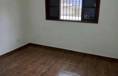 Imagem: A casa possui 2 Dormitórios, 1 Banheiro, 70m² de Área e