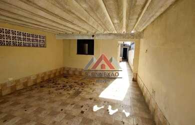 Imagem: A casa possui 3 Dormitórios, 2 Banheiros, 2 Vagas na garagem