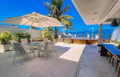 Imagem: A casa em condomínio possui 5 Dormitórios, 4 Banheiros, 4