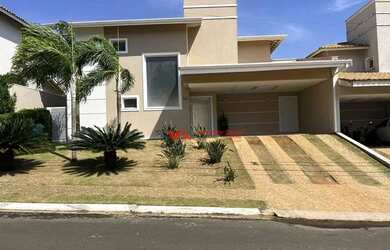 Imagem: A casa em condomínio possui 3 Dormitórios, 3 Banheiros, 2