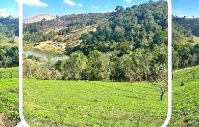 Imagem: O terreno possui 500m² de Área e está localizado em Área