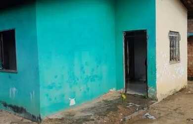 Imagem: A casa possui 2 Dormitórios, 1 Banheiro e está localizado