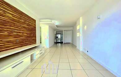 Imagem: O apartamento possui 3 Dormitórios, 1 Banheiro, 1 Vaga na garagem