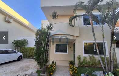 Imagem: A casa em condomínio possui 4 Dormitórios, 4 Banheiros e 200m²