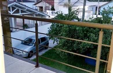 Imagem 9: Linda e espaçosa casa muito bem localizada