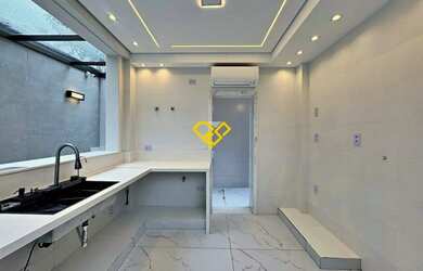 Imagem 10: Casa Triplex com 4 Quartos para Alugar em Santos/SP