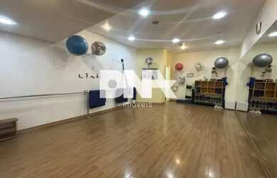 Imagem: O depósito possui 1 Vaga na garagem e 40m² de Área e está