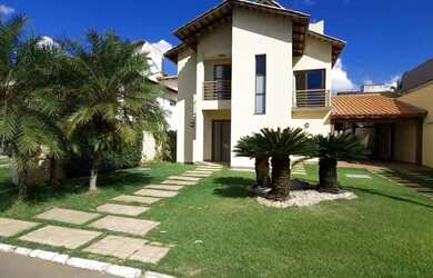 Imagem: A casa possui 5 Dormitórios, 5 Banheiros, 3 Vagas na garagem