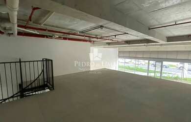 Imagem: O depósito possui 1 Vaga na garagem, 205m² de Área, Imóvel