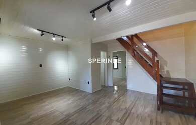 Imagem: A casa possui 2 Dormitórios, 1 Banheiro, 1 Vaga na garagem