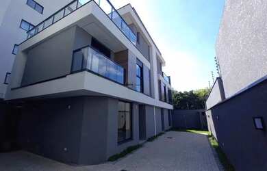 Imagem: A casa em condomínio possui 3 Dormitórios, 3 Banheiros, 2