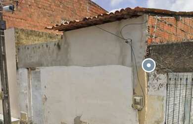 Imagem: A casa possui 3 Dormitórios, 2 Banheiros e está localizado