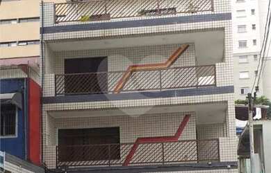 Imagem: O depósito possui 2 Vagas na garagem, 200m² de Área e está