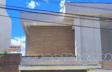 Imagem 12: Bairro Ibituruna. Prox ao Parque Sagarana. 3 quartos, sendo uma suíte. Piscina e churrasqu