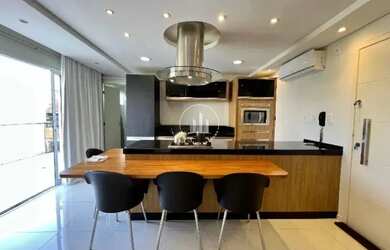 Imagem: O apartamento na cobertura possui 3 Dormitórios, 2 Banheiros