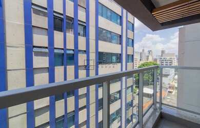 Imagem: O apartamento possui 1 Dormitório, 2 Banheiros, 1 Vaga na garagem