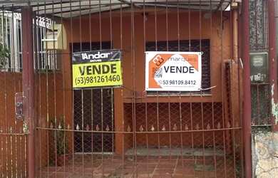 Imagem: A casa possui 2 Dormitórios, 1 Banheiro e está localizado