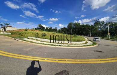 Imagem: O terreno possui 332m² de Área, Imóvel novo e está localizado