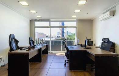 Imagem: O depósito possui 1 Vaga na garagem e 33m² de Área e está