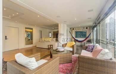 Imagem: O apartamento possui 3 Dormitórios, 4 Banheiros, 2 Vagas na