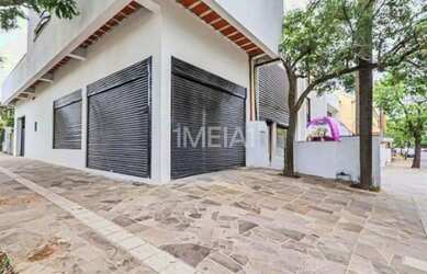 Imagem: O depósito possui 3 Vagas na garagem, 80m² de Área e está