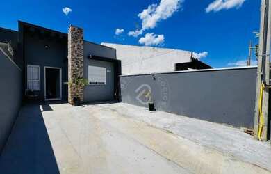 Imagem: A casa possui 2 Dormitórios, 1 Banheiro, 55m² de Área e