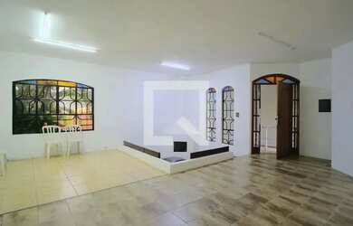 Imagem: A casa possui 3 Dormitórios, 4 Banheiros, 4 Vagas na garagem