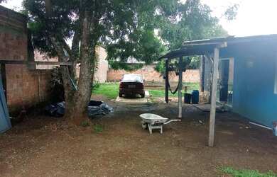 Imagem: A casa possui 2 Dormitórios, 1 Banheiro, 4 Vagas na garagem