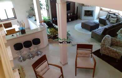 Imagem: A casa em condomínio possui 4 Dormitórios, 5 Banheiros, 5