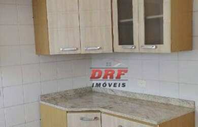 Imagem: O apartamento possui 3 Dormitórios, 1 Banheiro, 1 Vaga na garagem