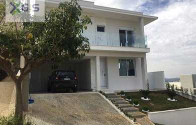 Imagem: A casa em condomínio possui 4 Dormitórios, 5 Banheiros, 4