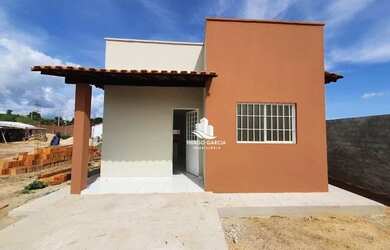 Imagem: A casa possui 2 Dormitórios, 1 Banheiro, 2 Vagas na garagem