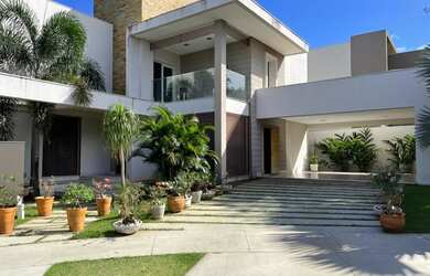 Imagem: A casa em condomínio possui 4 Dormitórios, 2 Banheiros, 4