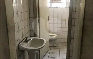 Imagem: O depósito possui 138m² de Área e está localizado em Lapa