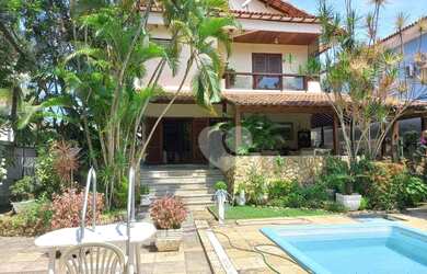 Imagem: A casa em condomínio possui 4 Dormitórios, 5 Banheiros, 2