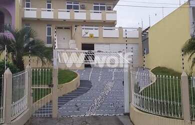 Imagem: A casa à venda possui 4 Dormitórios, 4 Banheiros, 2 Vagas