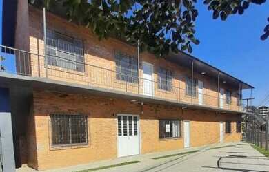 Imagem: O apartamento possui 1 Dormitório, 1 Banheiro e 33m² de Área