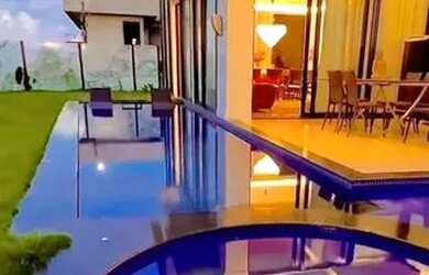 Imagem: A casa em condomínio possui 5 Dormitórios, 5 Banheiros, 5