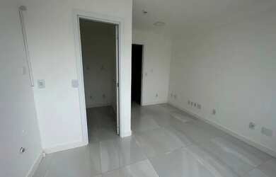 Imagem: O depósito possui 1 Vaga na garagem, 26m² de Área e está