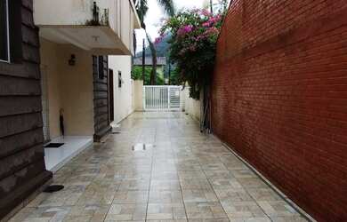 Imagem: A casa em condomínio possui 2 Dormitórios, 2 Banheiros, 1