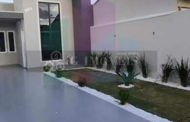 Imagem: A casa possui 3 Dormitórios, 3 Banheiros, 4 Vagas na garagem