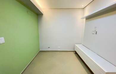 Imagem: O apartamento possui 1 Dormitório, 1 Banheiro, 1 Vaga na garagem